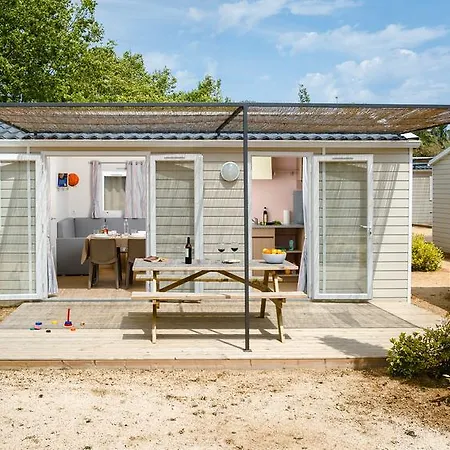 אתר קמפינג Camping La Tordera מלגרט דה מאר